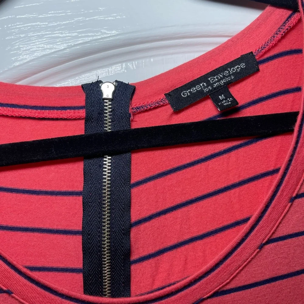 Green Envelope Boutique Women’s Striped Coral Top - Picture 4 of 6